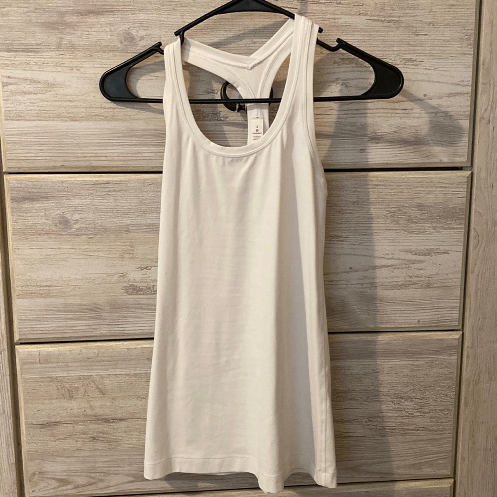 Lululemon tank